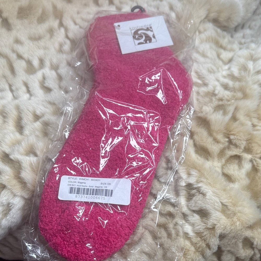 KASHWERE Adult Socks - Cozy Fuzzy Pink Socks - OS -BUNDLE of 2 pairs - Picture 3 of 6